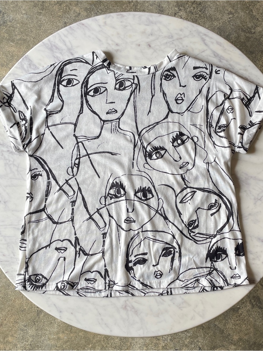 H&M White Short-Sleeve Tee with Black Sketch Faces
